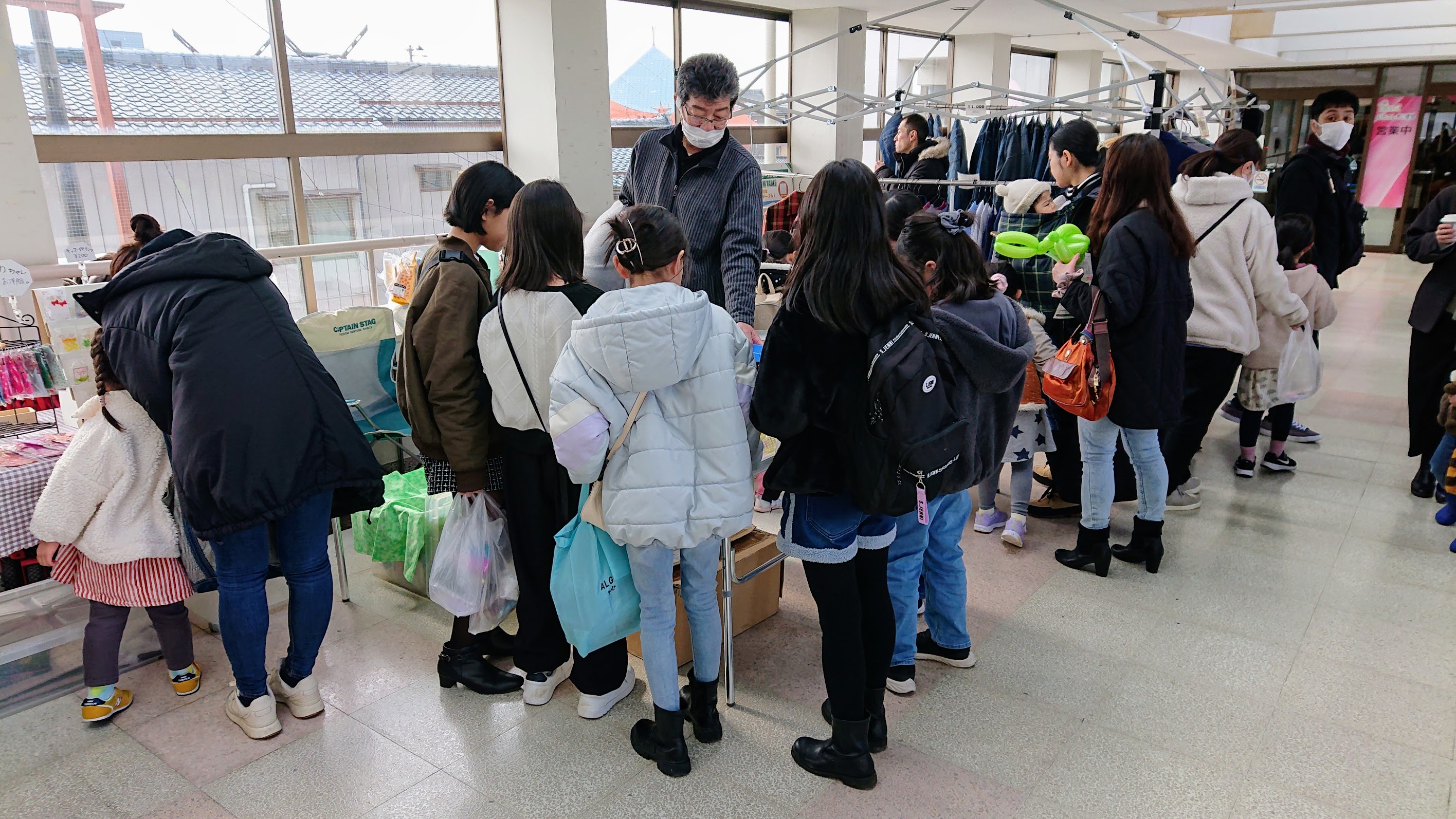 三条マルシェの様子